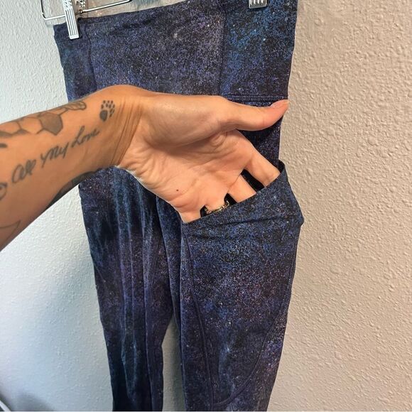 Lululemon Fast and Free High-Rise 19” Crop Nulux
Polar Lights Blue Multi - Picture 11 of 13